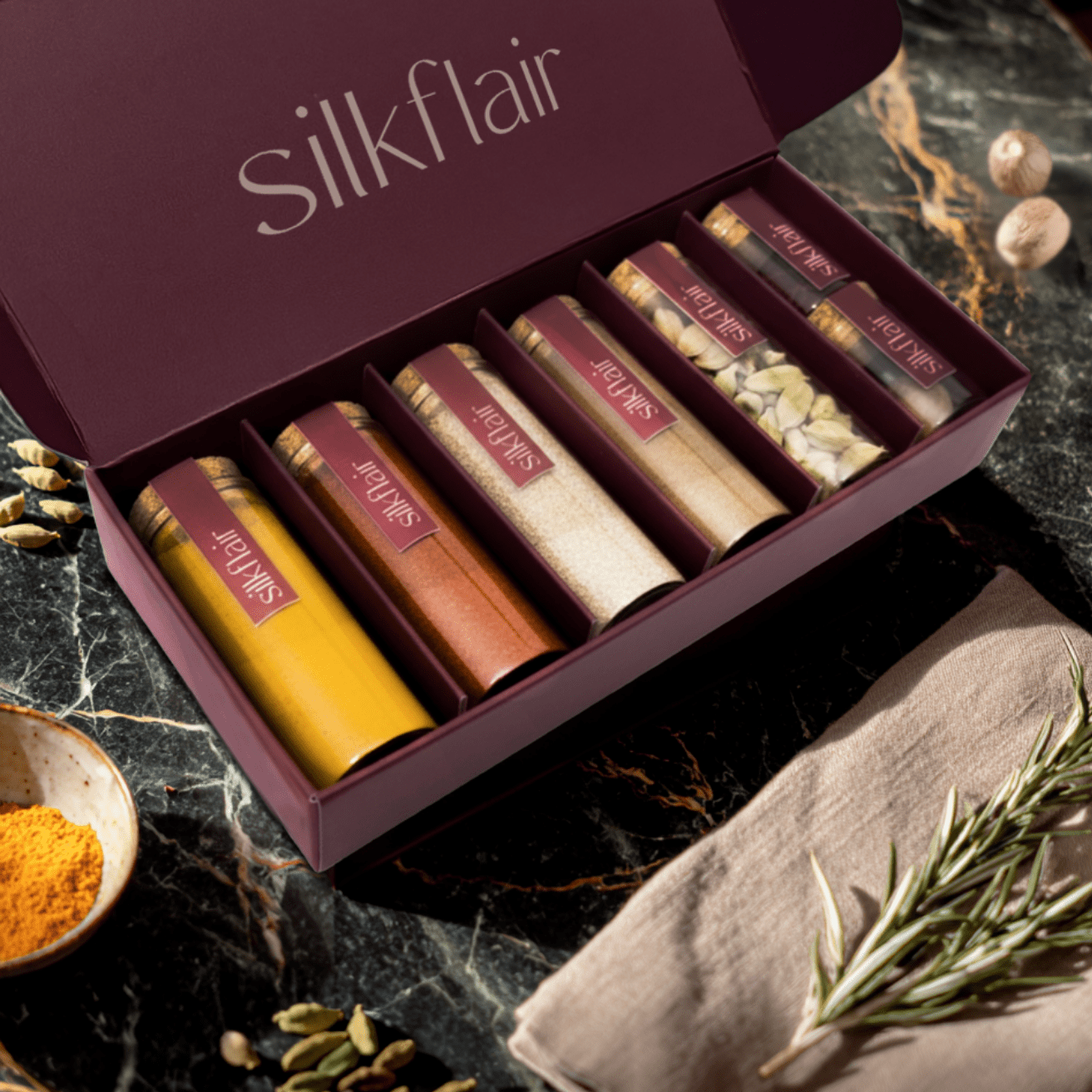 1997 - La Magia delle Spezie | Box gourmet con spezie pregiate dal mondo | Edizione limitata 2025 - Silkflair