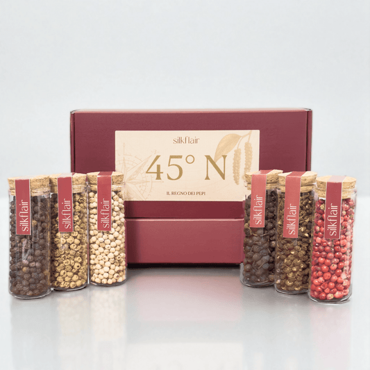 45°N - Il Regno dei Pepi - Box gourmet con 6 pepi dal mondo | Edizione limitata 2025 - Silkflair